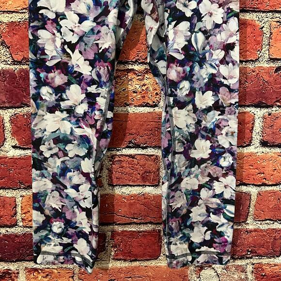 lululemon leggings size 4 - Picture 3 of 10